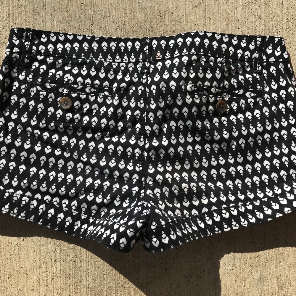 Women’s shorts size 11 - Picture 2 of 4